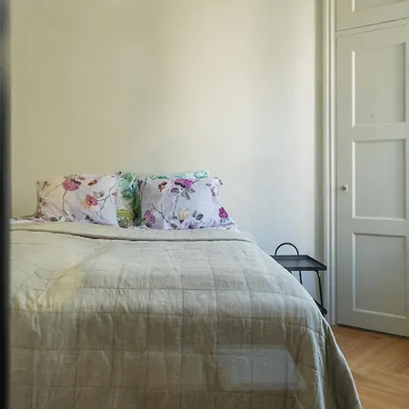Spacious 2 Bedrooms Middle Of The *