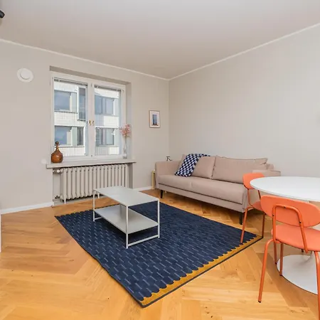Spacious 2 Bedrooms Middle Of The