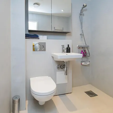 Spacious 2 Bedrooms Middle Of The شقة هلسنكي